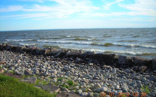 Lakeshore Suites