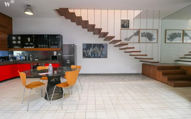 House in Miraflores by Wynwood House