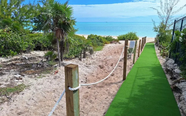 Family Beachside Villa With Hotel Amenities v7