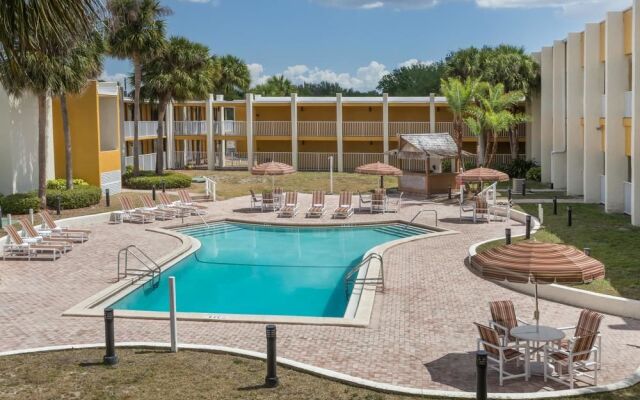 Days Inn & Suites Clermont