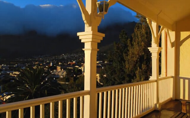 Hillcrest Manor Guesthouse