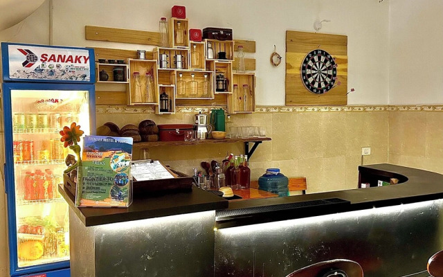 Frontier Hostel & Tours