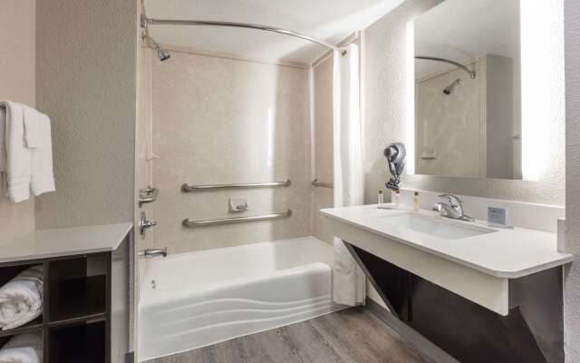 Wingate by Wyndham Dallas Love Field