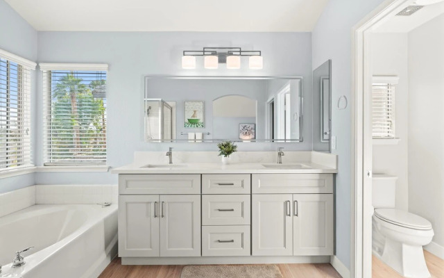 Bright Designer Home w Pool Near Everything