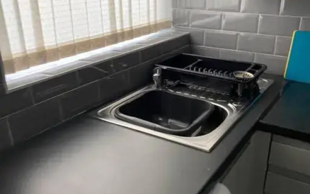 Modern 2 bed sleep 5 close to Anfield Stadium