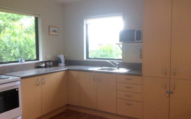 26 Caverhill Close