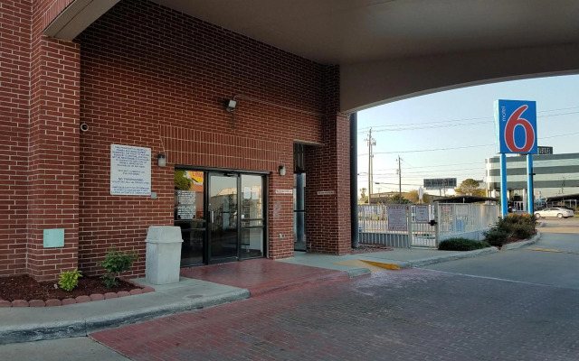Motel 6 Houston, TX - Brookhollow