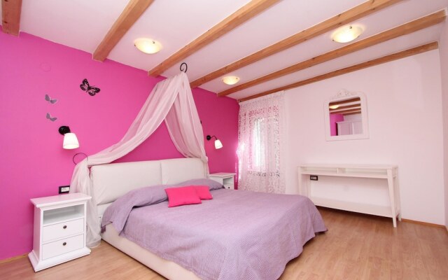 Apartment Midea