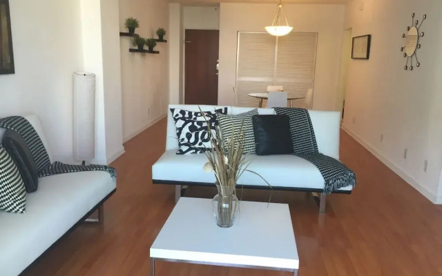 Beach Apartments Hollywood