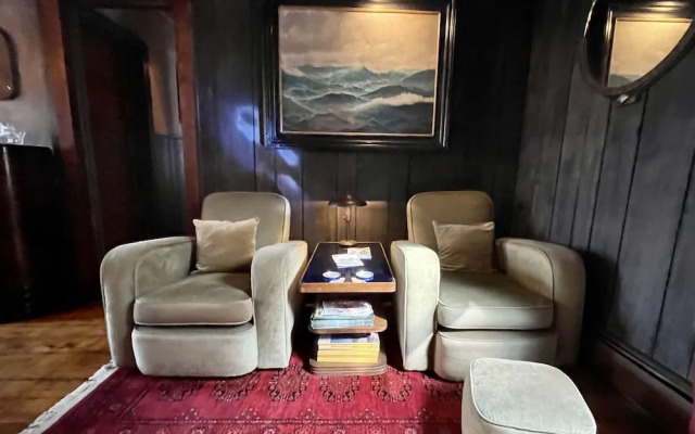 Crew's Quarters Boarding House Caters