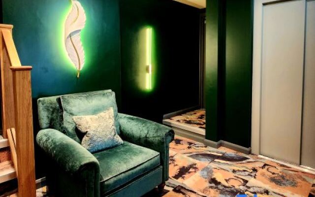 Pinnacle Suites
