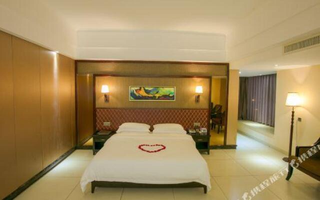 Coconut Rhyme Golden Dragon Hotel (Qionghai Yinhai Road Flagship)