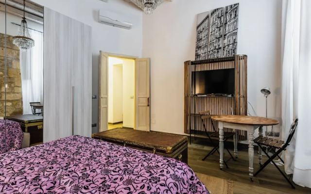 Dolce Suite near Syracuse Cathedral