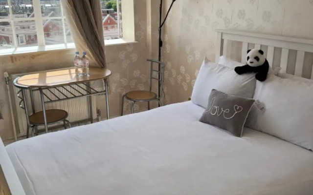 Super Located Studio in South Ken at Chelsea Cloister