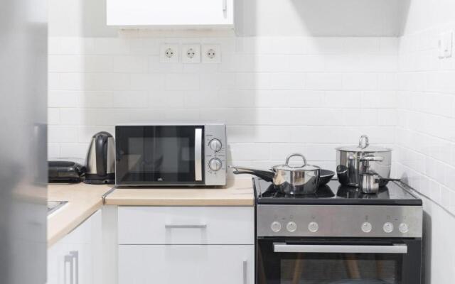 Mar25 by Smart Cozy Suites - In the heart of Athens - 9 minutes from metro - Available 24hr