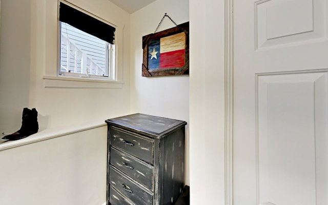 2BR Center Park City Condo by RedAwning