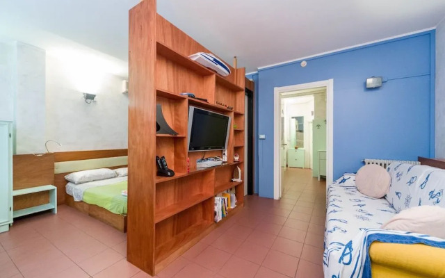 SESTRI MARE 5 AR122 (3 guests)