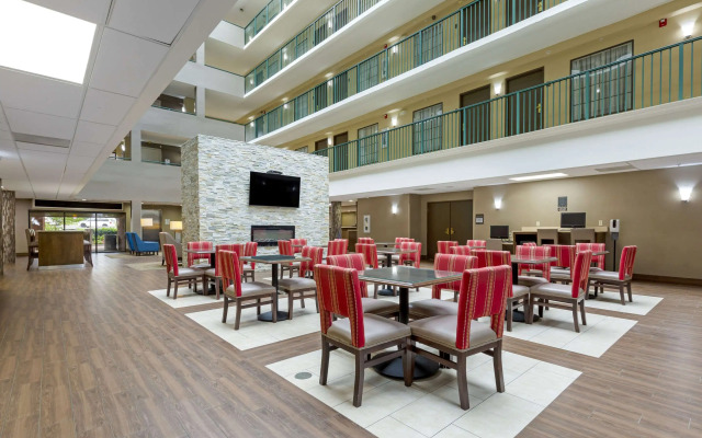 Comfort Suites Near Potomac Mills