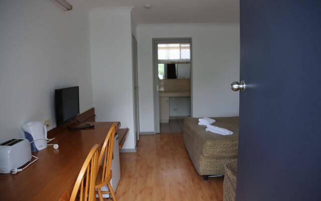 Beaconsfield Lodge Motel