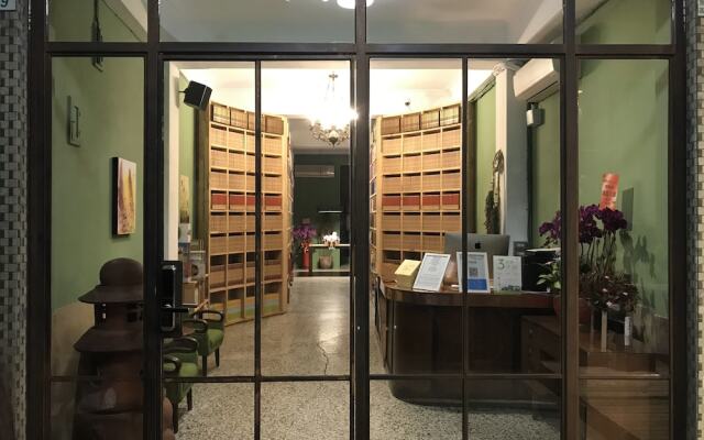 Cao Ji Book Inn Hostel