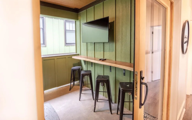 Blue Ridge at Main and Pine