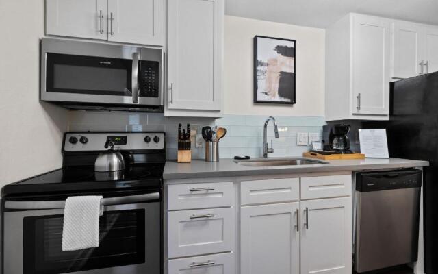 Abode Houston - Norfolk