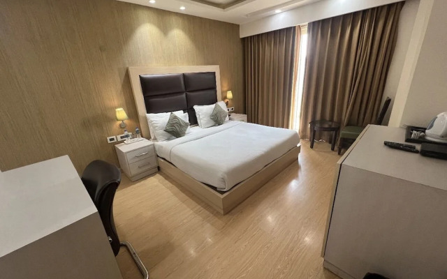 Palm Bliss by Urban Suites