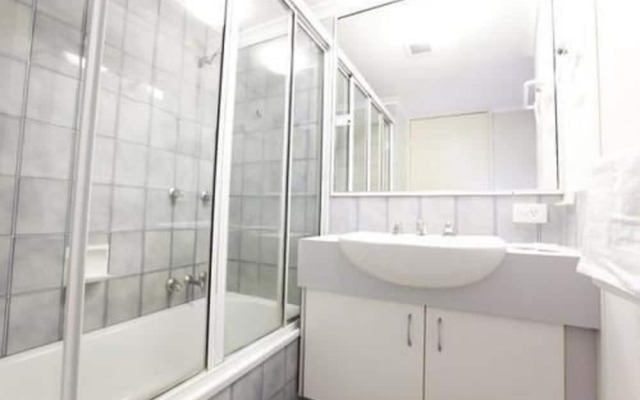 Cannes Court Holiday Apartments