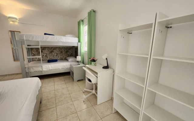 Secure 4-pers Apartment Close to the Beach