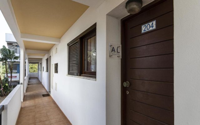 Hopstays Albufeira Casa do Zanão - 100m beach apartment