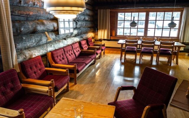 Saarikejo Log Chalet