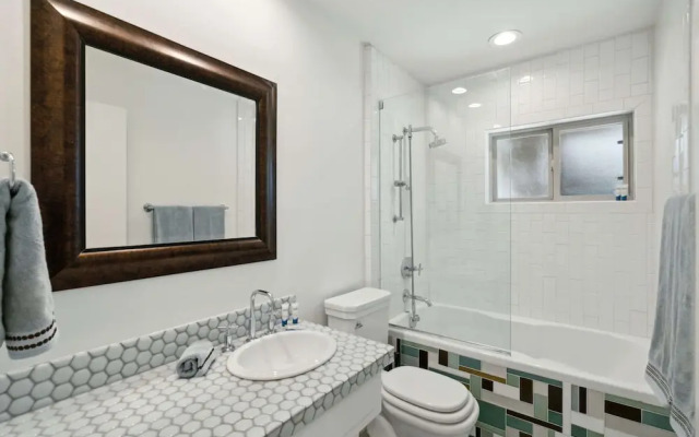 Quiet 4 Bedroom Home Located off Sola