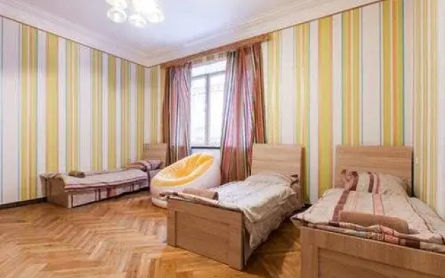 Dvizh Hostel ELI SPALI