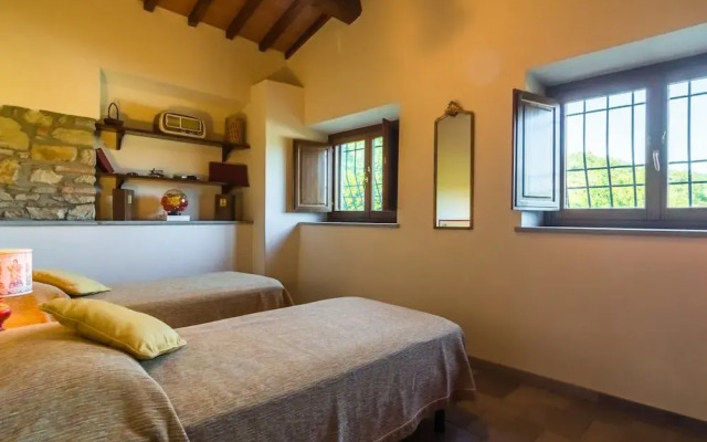 Beautiful Cottage in Dicomano With Swimming Pool
