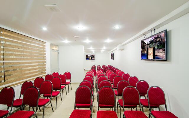 Hotel Parque 63
