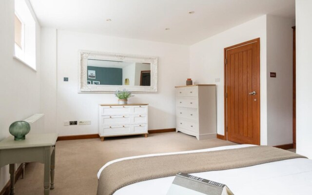 The Southwick Sanctuary - Large & Modern 6bdr with Terrace