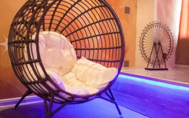 Blue Whale Hotel
