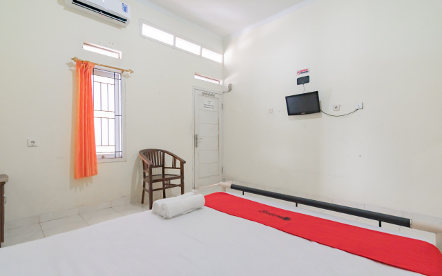 RedDoorz Syariah near Tugu Pandanwangi Cianjur