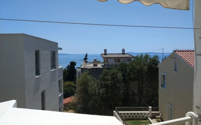 Comfort Apt.w.balcony Near Beach,marjan and Center