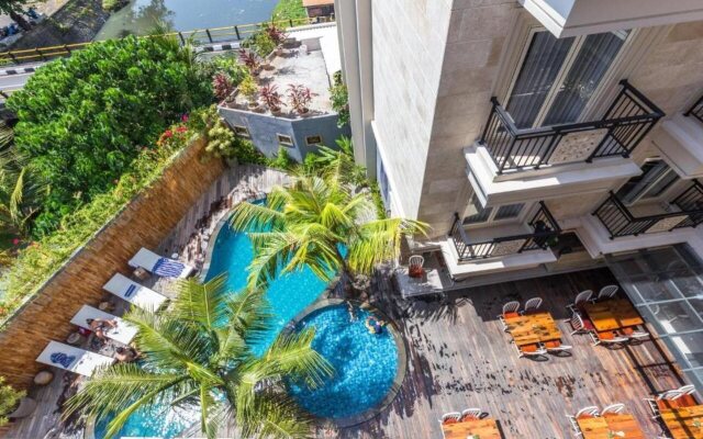 Alron Hotel Kuta Powered by Archipelago