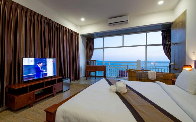 Aristocrat Residence & Hotel