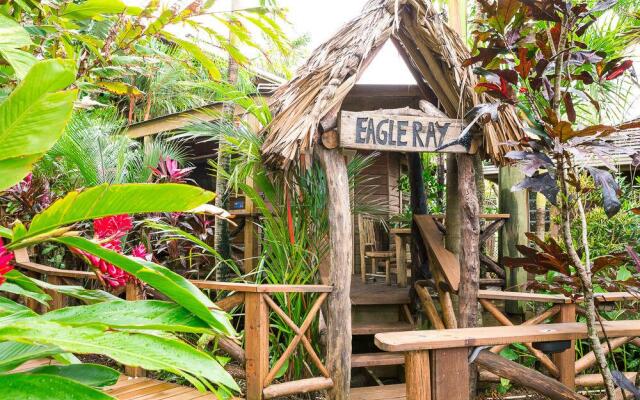 Tranquilseas Eco-Lodge And Diving Center