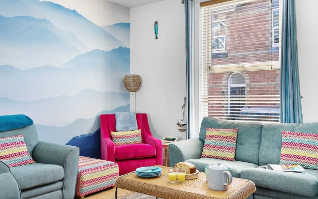 The Terrace - Bright Characterful and Near Beaches