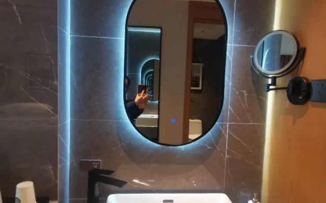 Borrman Hotel (Beihai Hepu High-Speed Railway Station)
