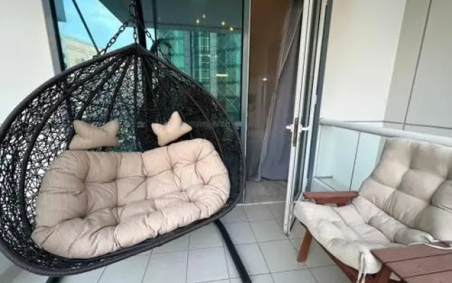 "Lux Bnb 2.5bd Amazing Marina Views"