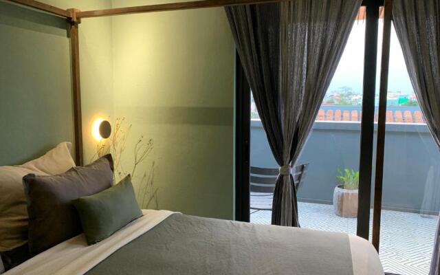 Kaia Gallery Hotel