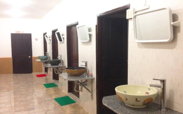 Vongprachan Backpackers Hostel