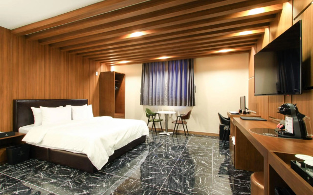 The King Hotel