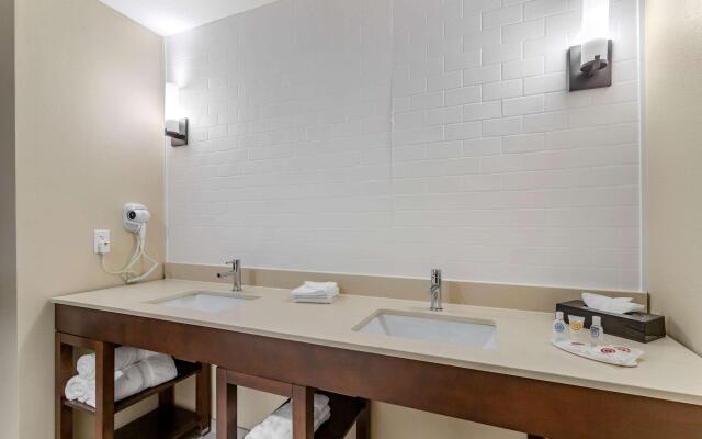 Comfort Inn & Suites Waller