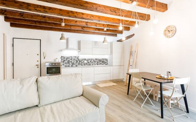 Civico 34 Central Flat